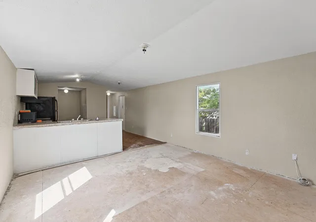 Photo 3 of Single family home for sale at 317 Pebble Dr, Buchanan Dam, TX 78609 | MLS# 4822929 | Listing updated on 2026-10-17