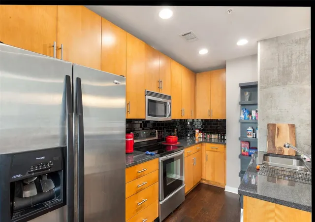 Photo 4 of Condo for sale at 360 Nueces St #3406, Austin, TX 78701 | MLS# 6326809 | Listing updated on 2026-10-17