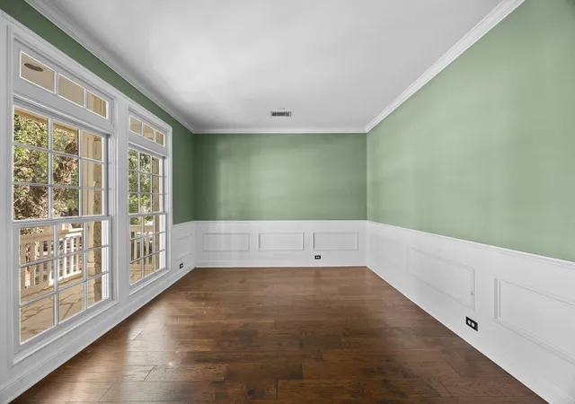 Photo 4 of Single family home for sale at 2303 Tower Dr, Austin, TX 78703 | MLS# 2999910 | Listing updated on 2026-10-17
