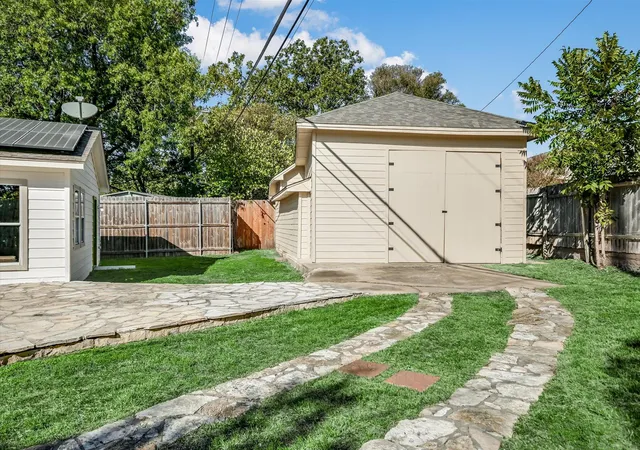 Photo 3 of Single family home for sale at 8503 Stillwood Ln, Austin, TX 78757 | MLS# 3445926 | Listing updated on 2026-10-28
