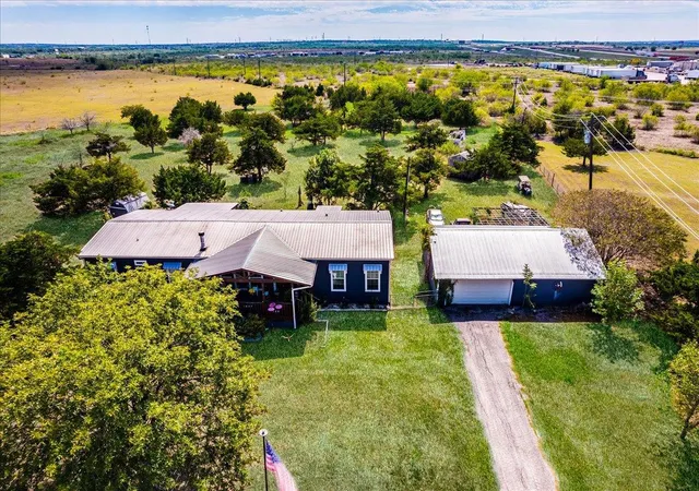 Photo 3 of Manufactured home for sale at 369 Cross Meadows Ct, Buda, TX 78610 | MLS# 9213936 | Listing updated on 2026-10-21
