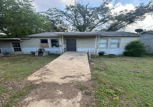 Photo 1 of Single family home for sale at 150 Ricardo St, San Antonio, TX 78237 | MLS# 3607019 | Listing updated on 2026-10-27