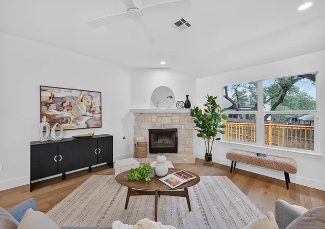 Photo 3 of Single family home for sale at 5706 Pecanwood Ln, Austin, TX 78749 | MLS# 7700025 | Listing updated on 2026-10-26