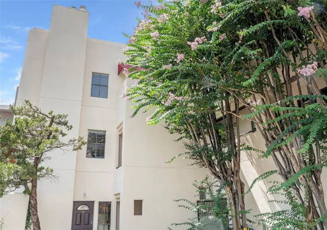 Photo 2 of Condo for sale at 712 Graham Pl #304, Austin, TX 78705 | MLS# 2277305 | Listing updated on 2026-10-17