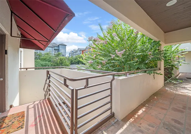 Photo 3 of Condo for sale at 712 Graham Pl #304, Austin, TX 78705 | MLS# 2277305 | Listing updated on 2026-10-17