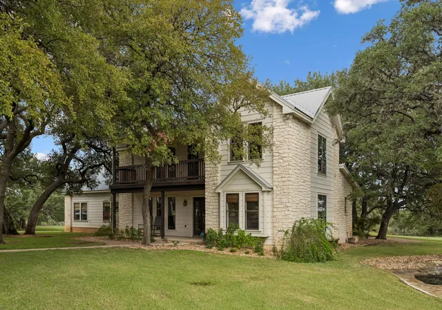 Photo 4 of Single family home for sale at 350 Anchor Hl Rd, San Marcos, TX 78666 | MLS# 9777437 | Listing updated on 2026-10-24