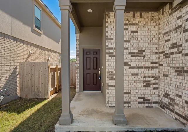 Photo 2 of Single family home for sale at 104 Vista Park Ln, Georgetown, TX 78628 | MLS# 6077733 | Listing updated on 2026-10-27
