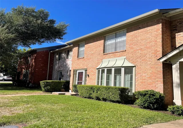 Photo 2 of Condo for sale at 7269 Creekside Dr, Austin, TX 78752 | MLS# 5651783 | Listing updated on 2026-10-27