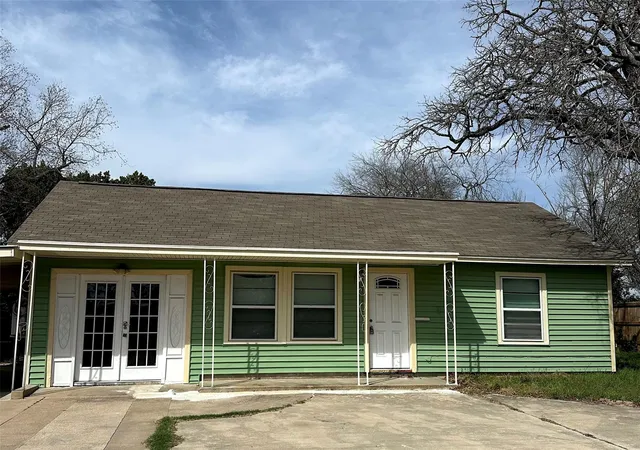 Photo 1 of Single family home for sale at 1012 Haley Ave, Rockdale, TX 76567 | MLS# 3738215 | Listing updated on 2026-10-26