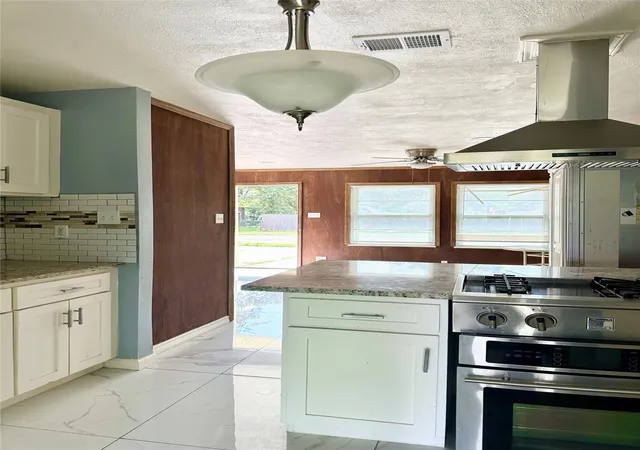 Photo 4 of Single family home for sale at 1012 Haley Ave, Rockdale, TX 76567 | MLS# 3738215 | Listing updated on 2026-10-26