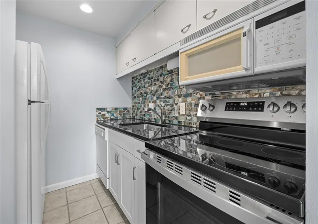 Photo 4 of Condo for sale at 1801 Lavaca St #3B, Austin, TX 78701 | MLS# 1718920 | Listing updated on 2026-10-22