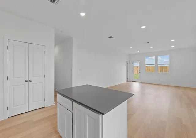 Photo 4 of Single family home for sale at 260 Elk Ave, San Marcos, TX 78666 | MLS# 1793288 | Listing updated on 2026-10-21