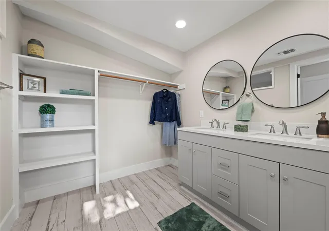Photo 4 of Single family home for sale at 1708 Payne Ave, Austin, TX 78757 | MLS# 1962608 | Listing updated on 2026-10-24