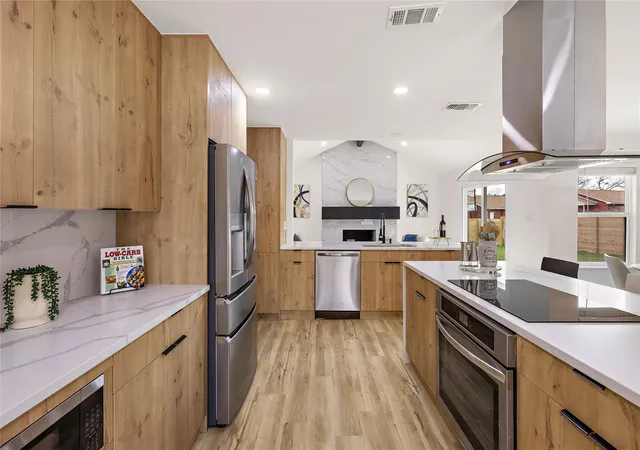 Photo 4 of Single family home for sale at 2927 Norwood Hl St, Austin, TX 78723 | MLS# 1731997 | Listing updated on 2026-10-24