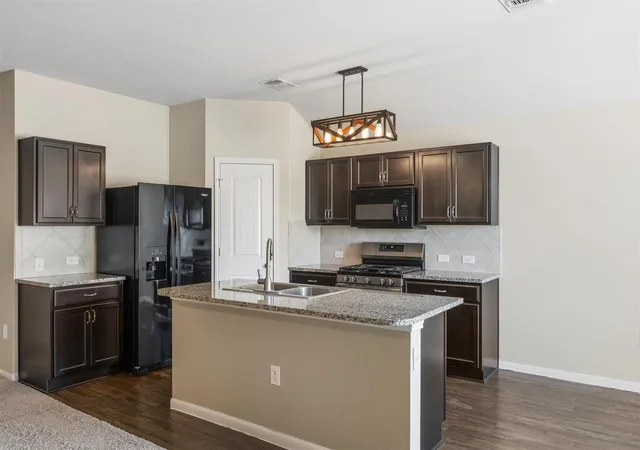 Photo 3 of Single family home for sale at 508 Foxglove Dr, Hutto, TX 78634 | MLS# 2421754 | Listing updated on 2026-10-28