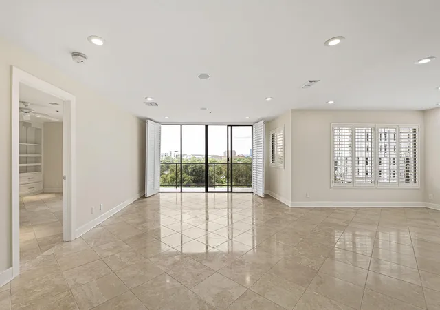 Photo 3 of Condo for sale at 40 N Interstate 35 Hwy #5A1, Austin, TX 78701 | MLS# 5612690 | Listing updated on 2026-10-17