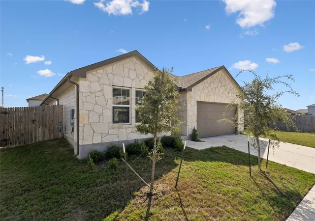 Photo 3 of Single family home for sale at 104 Greenspire Downs Dr, Hutto, TX 78634 | MLS# 3823249 | Listing updated on 2026-10-28