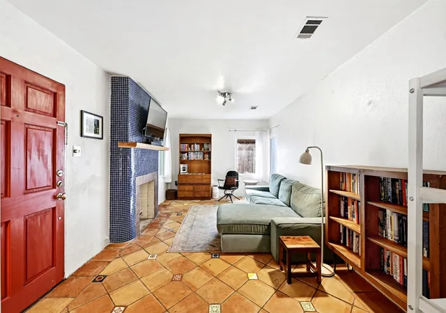 Photo 1 of Single family home for sale at 1717 E 38th 1/2 St, Austin, TX 78722 | MLS# 1154709 | Listing updated on 2026-10-19