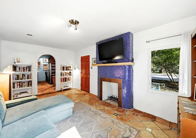 Photo 3 of Single family home for sale at 1717 E 38th 1/2 St, Austin, TX 78722 | MLS# 1154709 | Listing updated on 2026-10-19