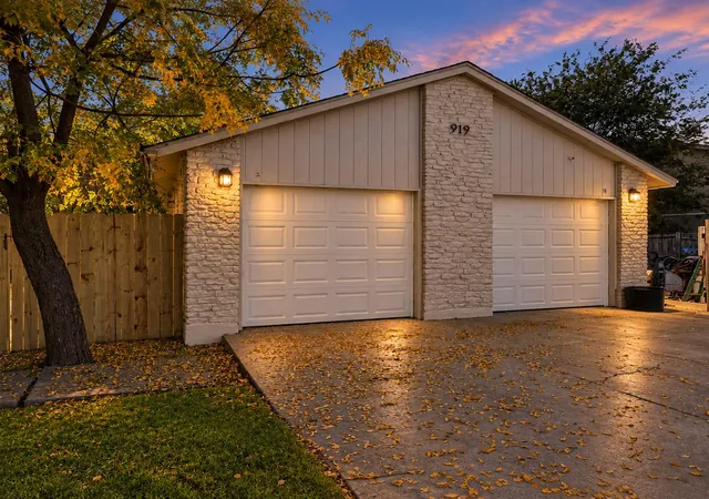 Photo 1 of Multi family home for sale at 919 Fieldwood Dr, Austin, TX 78758 | MLS# 5688553 | Listing updated on 2026-10-29