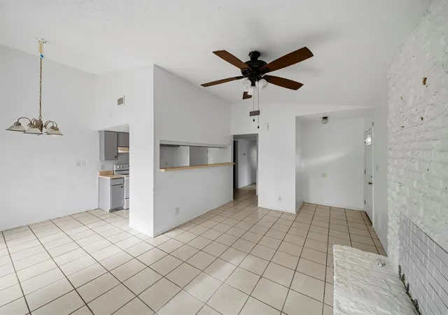 Photo 2 of House for sale at 919 Fieldwood Dr, Austin, TX 78758 | MLS# 5688553 | Listing updated on 2026-10-29