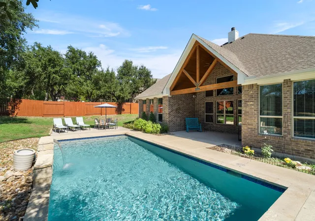 Photo 3 of Single family home for sale at 129 Bear Paw Run, Georgetown, TX 78628 | MLS# 9270540 | Listing updated on 2026-10-24