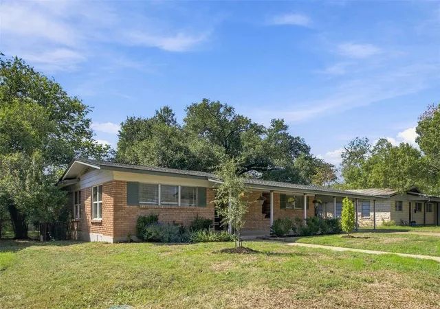 Photo 3 of Single family home for sale at 1419 Cloverleaf Dr, Austin, TX 78723 | MLS# 1239105 | Listing updated on 2026-10-28