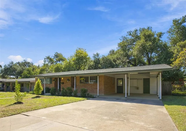 Photo 3 of Single family home for sale at 1419 Cloverleaf Dr, Austin, TX 78723 | MLS# 1239105 | Listing updated on 2026-10-28