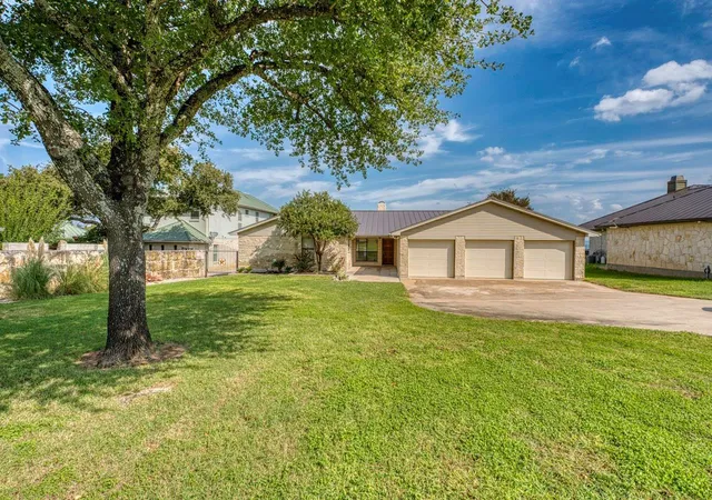 Photo 1 of Single family home for sale at 209 Senisa Dr, Buchanan Dam, TX 78609 | MLS# 5083142 | Listing updated on 2026-10-18
