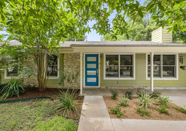 Photo 1 of Single family home for sale at 2706 Nottingham Ln, Austin, TX 78704 | MLS# 3618520 | Listing updated on 2026-10-27