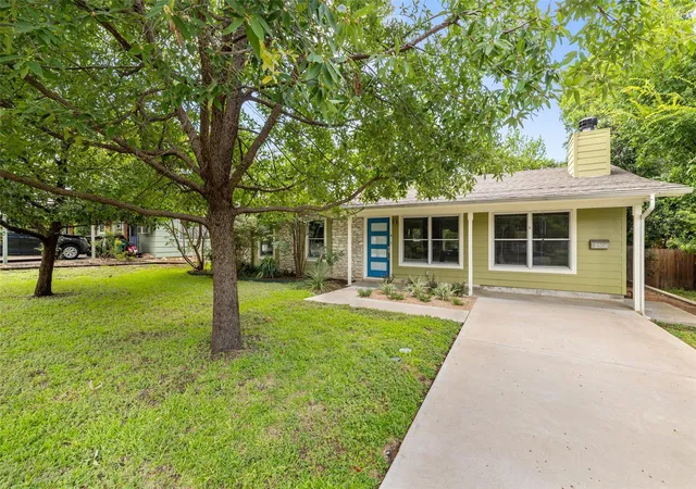Photo 3 of Single family home for sale at 2706 Nottingham Ln, Austin, TX 78704 | MLS# 3618520 | Listing updated on 2026-10-27