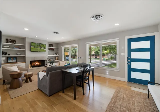 Photo 4 of Single family home for sale at 2706 Nottingham Ln, Austin, TX 78704 | MLS# 3618520 | Listing updated on 2026-10-27