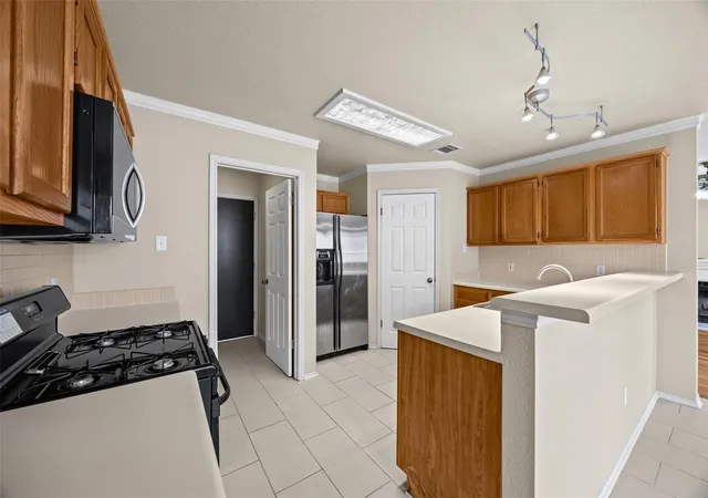 Photo 4 of Single family home for sale at 17208 Bushmills Rd, Pflugerville, TX 78660 | MLS# 9345724 | Listing updated on 2026-10-28