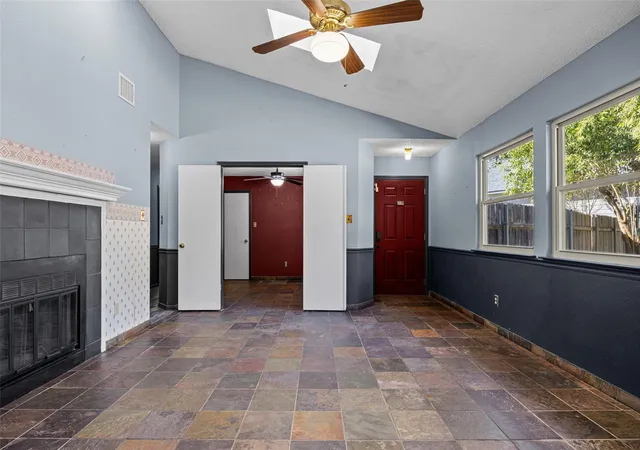 Photo 4 of Single family home for sale at 1117 Gatehouse Dr, Austin, TX 78753 | MLS# 6822671 | Listing updated on 2026-10-25