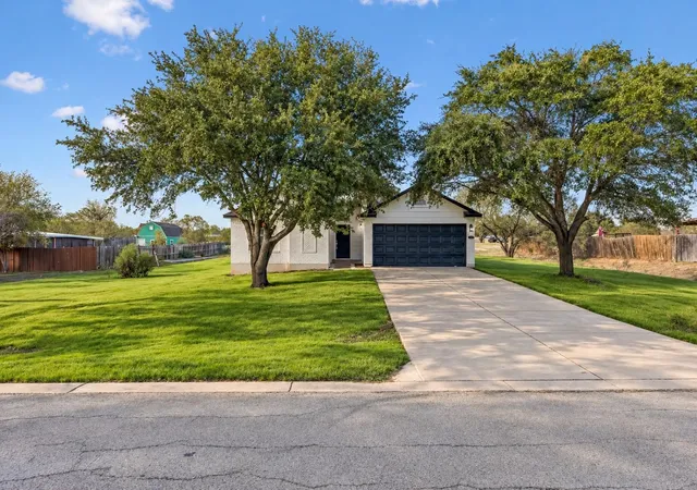 Photo 2 of Single family home for sale at 223 Martin Xing Dr, Cedar Creek, TX 78612 | MLS# 9606413 | Listing updated on 2026-10-29