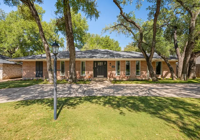 Photo 3 of Single family home for sale at 4206 Far W Blvd, Austin, TX 78731 | MLS# 6491441 | Listing updated on 2026-10-28