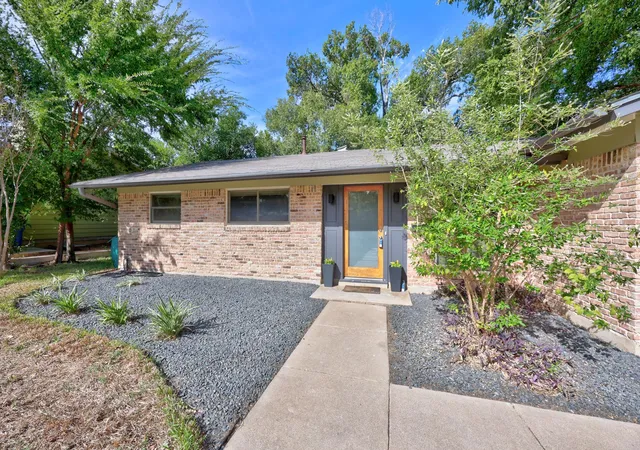 Photo 1 of Single family home for sale at 2704 Nottingham Ln, Austin, TX 78704 | MLS# 4824071 | Listing updated on 2026-10-28