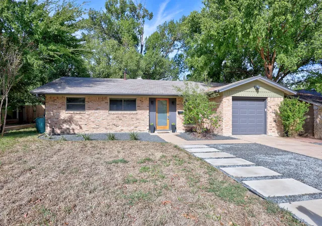 Photo 2 of Single family home for sale at 2704 Nottingham Ln, Austin, TX 78704 | MLS# 4824071 | Listing updated on 2026-10-28