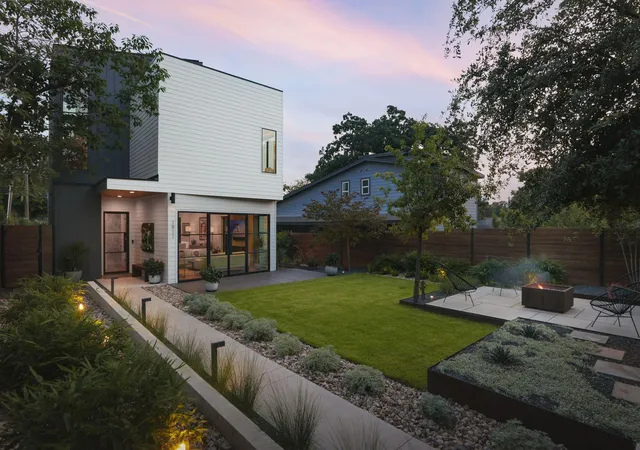 Photo 1 of Single family home for sale at 1911 E 10th Street, Austin, TX 78702 | MLS# 6873825 | Listing updated on 2026-10-20
