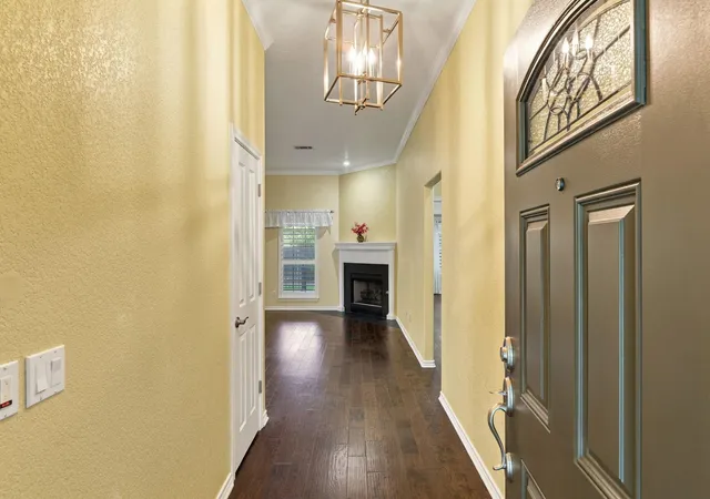 Photo 4 of Single family home for sale at 3005 Parker Dr, Georgetown, TX 78628 | MLS# 3970334 | Listing updated on 2026-10-22