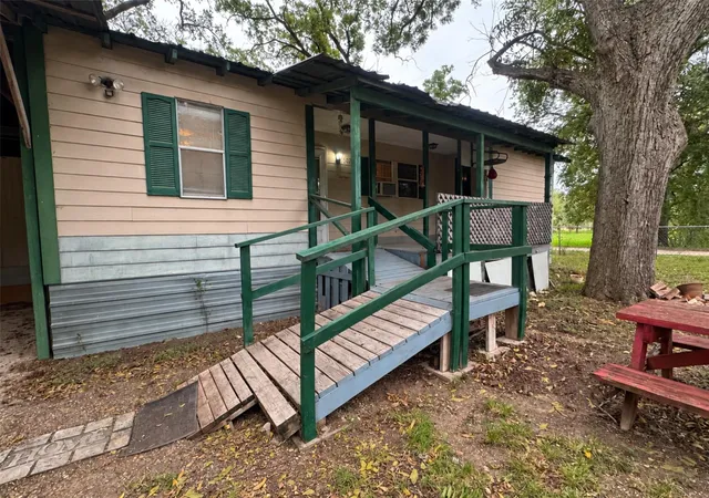 Photo 3 of Manufactured home for sale at 507 Crockett St, Martindale, TX 78655 | MLS# 9095041 | Listing updated on 2026-10-21