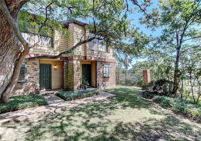 Condo for sale at 7122 Wood Holw Dr #14, Austin, TX 78731 | MLS# 2784628