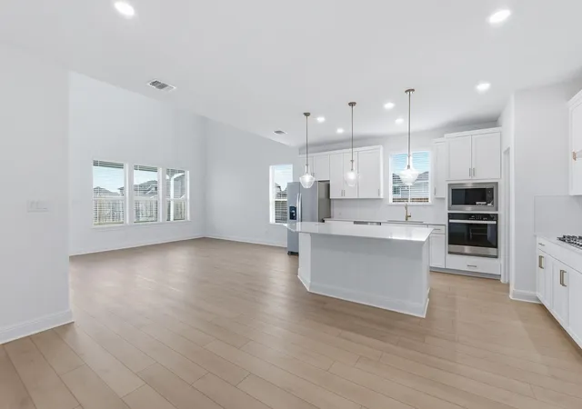 Photo 4 of Single family home for sale at 519 Eliese Cv, Liberty Hill, TX 78642 | MLS# 9815899 | Listing updated on 2026-10-27