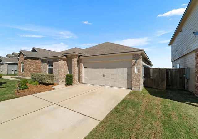 Photo 3 of Single family home for sale at 400 The Ugly Way, Jarrell, TX 76537 | MLS# 2470390 | Listing updated on 2026-10-27