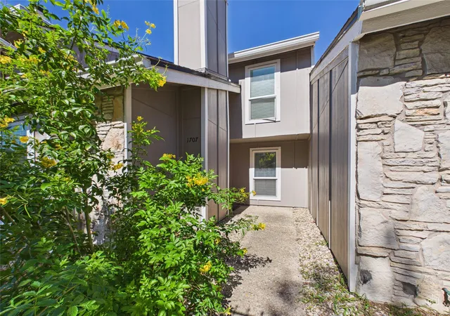 Photo 2 of Townhouse for sale at 1707 Timberwood Dr, Austin, TX 78741 | MLS# 8186143 | Listing updated on 2026-10-27