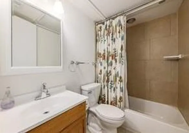Listing Photo 5 - Condo for sale in building located at 6910 Hart Ln, Austin, TX 78731 - Unit #605