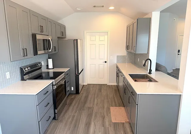 Photo 2 of Single family home for sale at 236 Brickyard Ln, Jarrell, TX 76537 | MLS# 2804287 | Listing updated on 2026-10-25