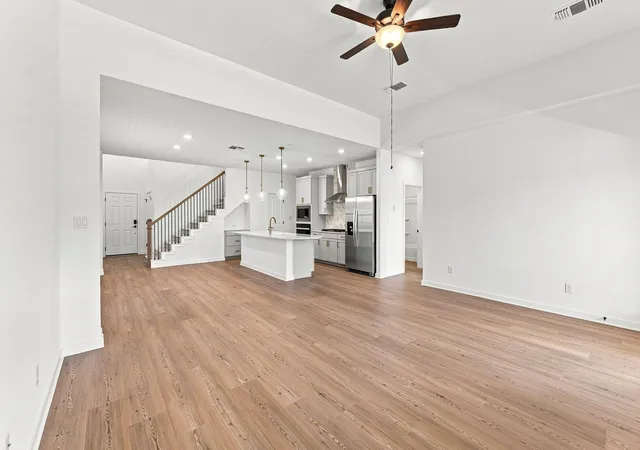 Photo 3 of Single family home for sale at 216 Amista Dr, Liberty Hill, TX 78642 | MLS# 7699877 | Listing updated on 2026-10-27