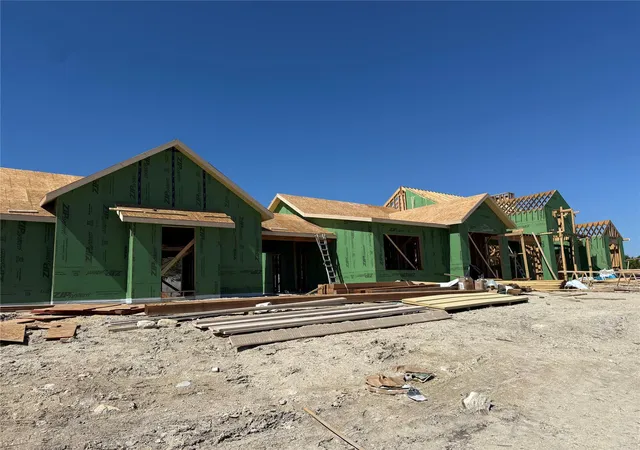 Photo 2 of Single family home for sale at 225 Round Mountain Dr, Round Mountain, TX 78663 | MLS# 1798189 | Listing updated on 2026-10-20