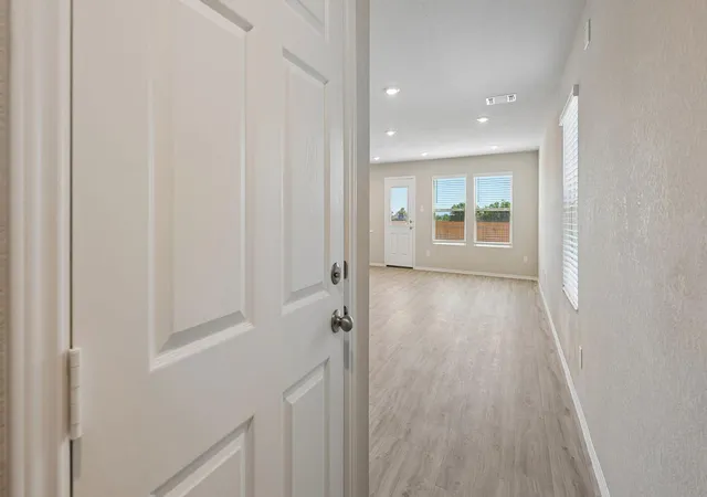Photo 3 of Single family home for sale at 357 Old Stagecoach Rd, Jarrell, TX 76537 | MLS# 2386315 | Listing updated on 2026-10-20